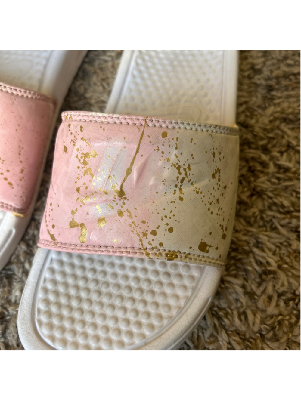Women’s Nike White, Pink and Gold Slides - Size 7 - Picture 3 of 6